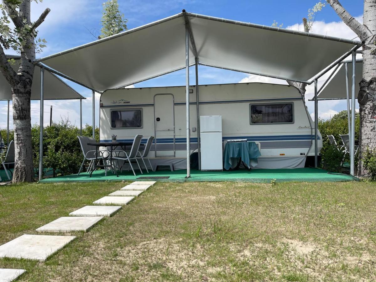 Aigeas Camping Nea Kallikrateia Bagian luar foto